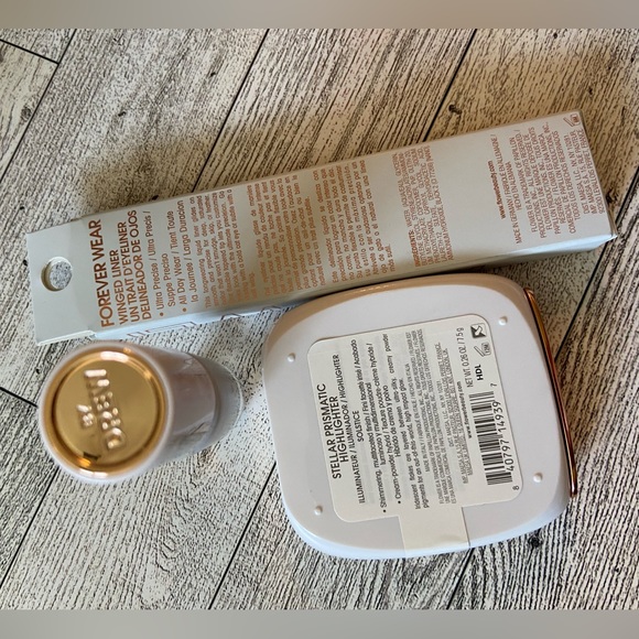 Drew Barrymore Trio Flower Makeup • Winged eyeliner + Highlighter + Eyeshadow 💐 - Picture 7 of 10